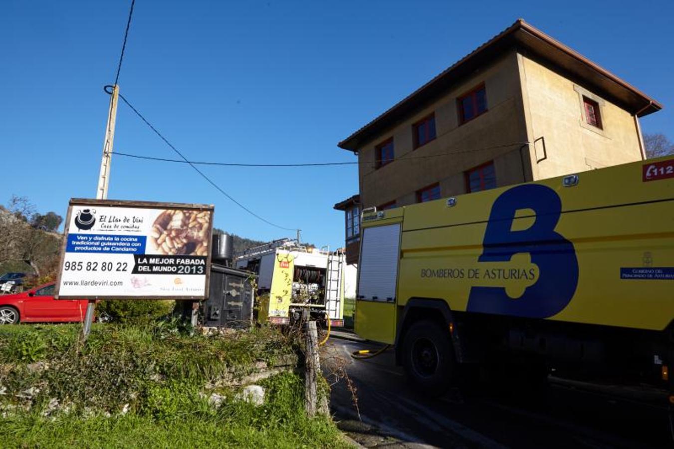 Un incendio calcina el restaurante El Llar de Viri, en San Román de Candamo