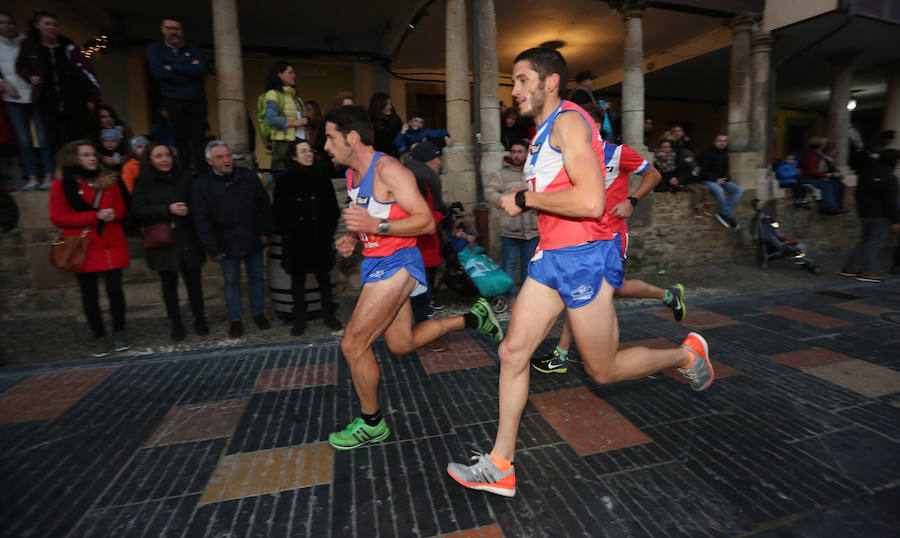 Avilés se echa a las calles para correr la San Silvestre (I)