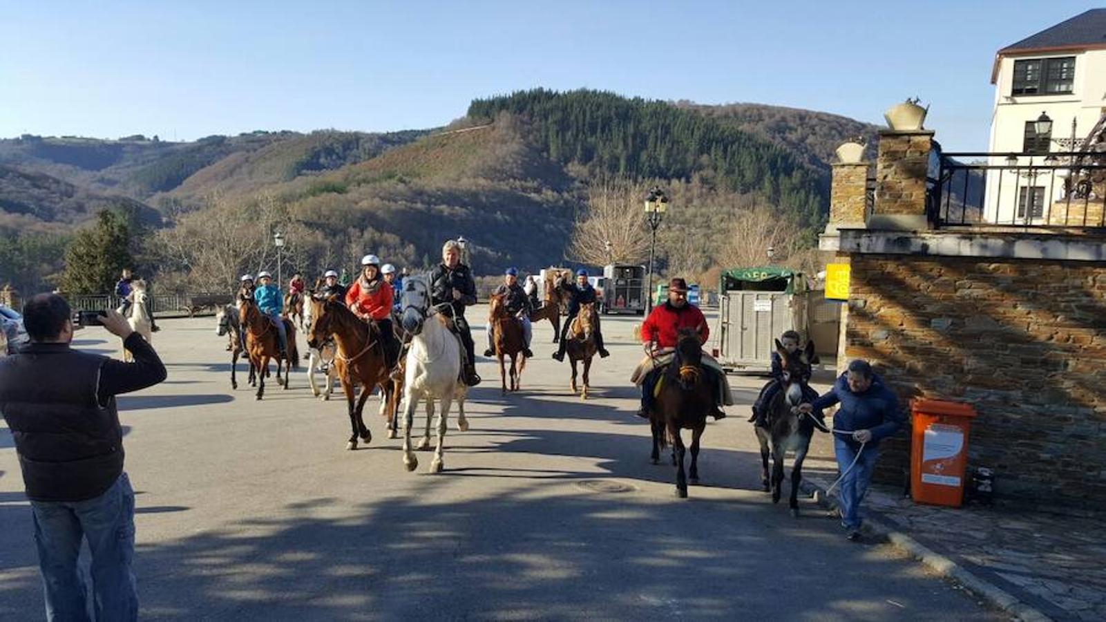 Oscos. La comarca de los Oscos celebró la San Silvestre a caballo.