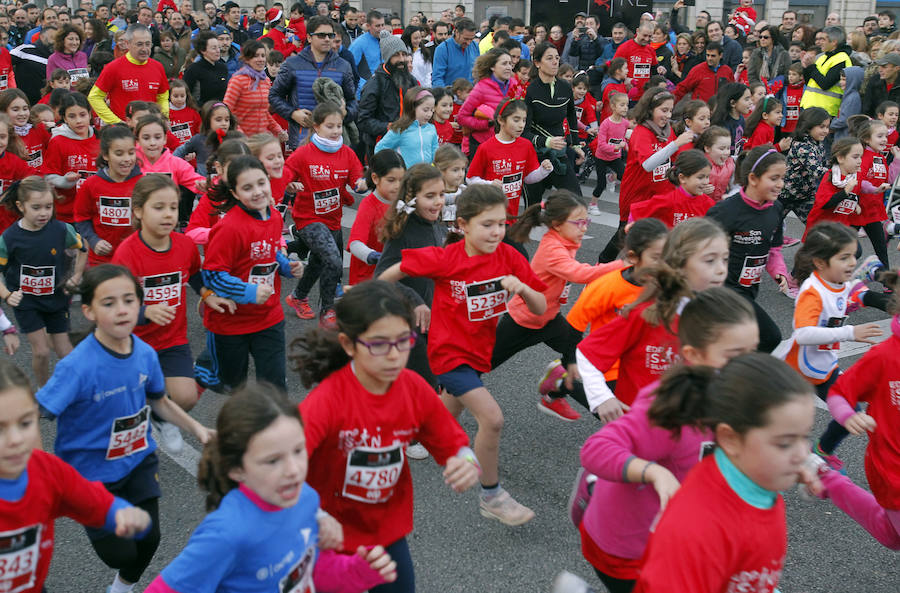 Multitudinaria carrera de San Silvestre en Oviedo