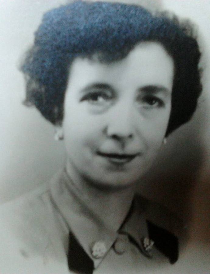 Allande rinde homenaje a sus modistas