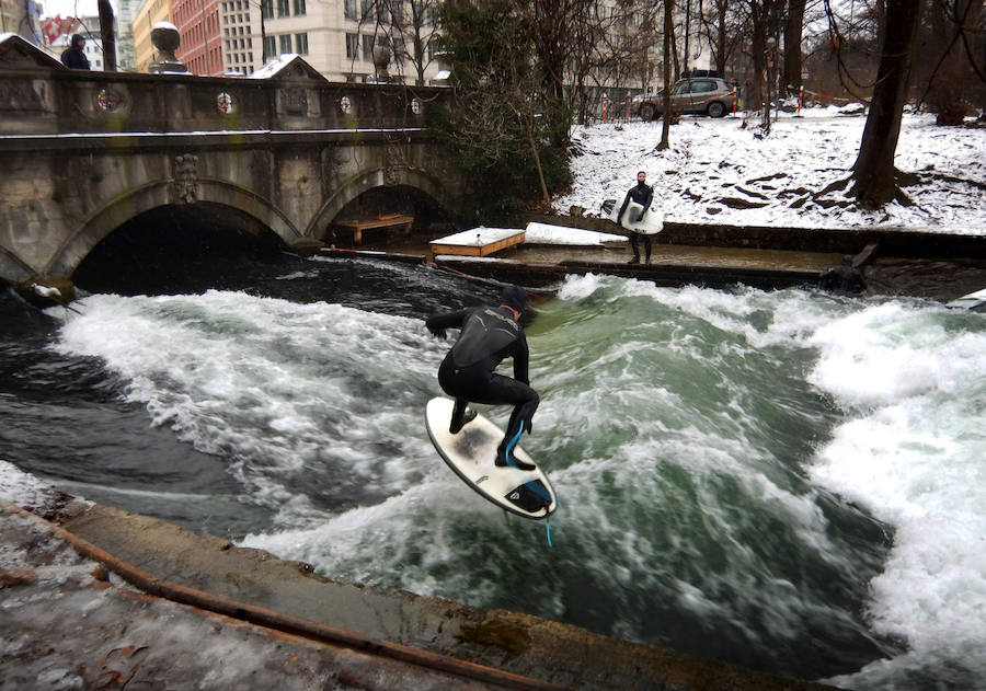 Surfear en el río