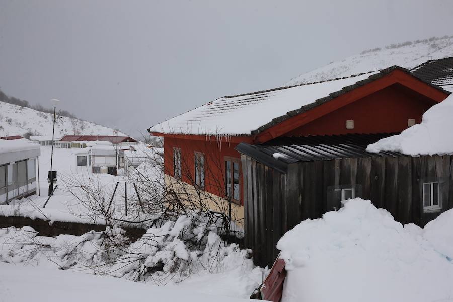 La nieve cubre Asturias a la espera de una ola de frío siberiano