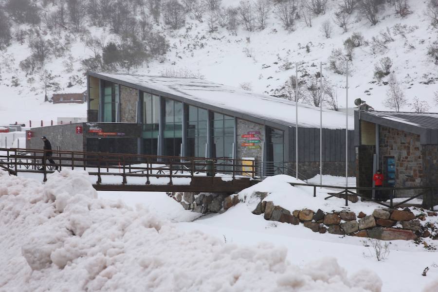 La nieve cubre Asturias a la espera de una ola de frío siberiano