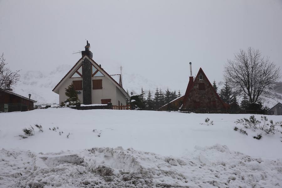 La nieve cubre Asturias a la espera de una ola de frío siberiano