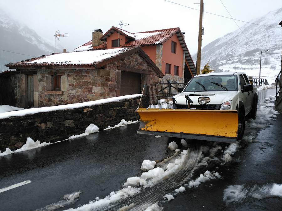 La nieve cubre Asturias a la espera de una ola de frío siberiano