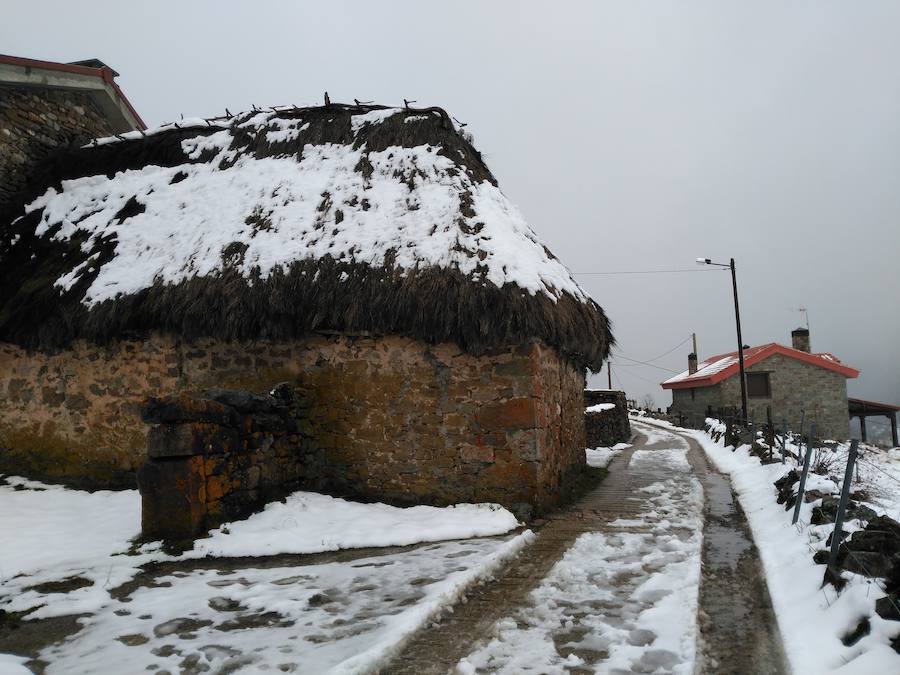 La nieve cubre Asturias a la espera de una ola de frío siberiano