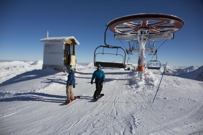 Animación en las pistas de esquí de Fuentes de Invierno