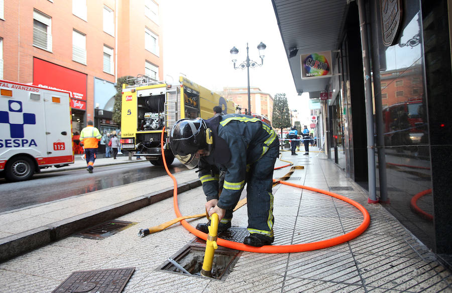 Incendio en un bazar chino de Oviedo