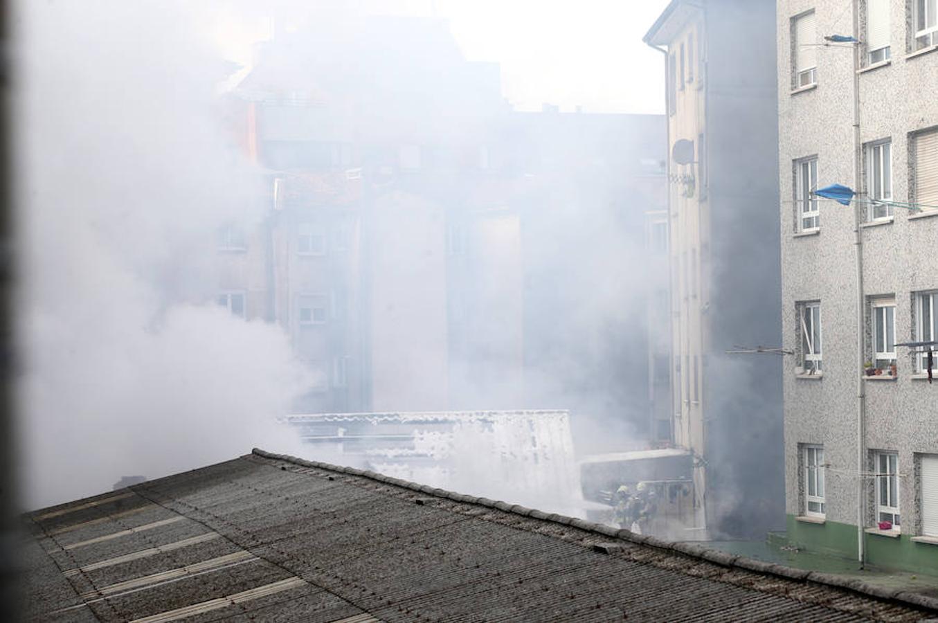 Incendio en un bazar chino de Oviedo