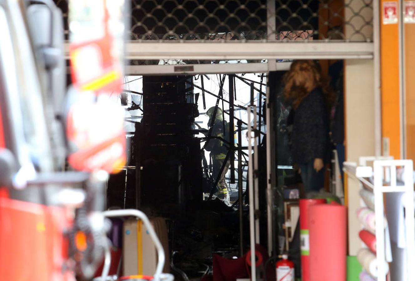 Incendio en un bazar chino de Oviedo