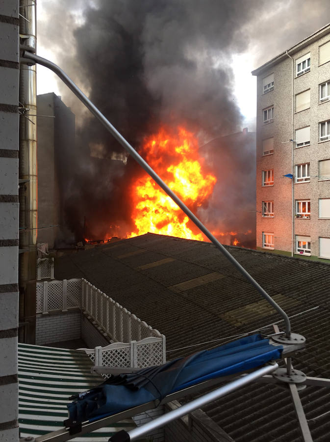 Incendio en un bazar chino de Oviedo