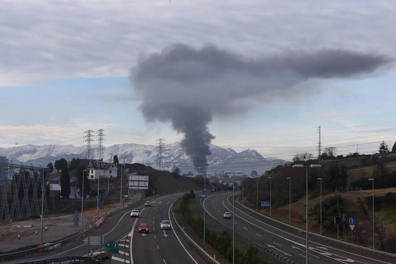 Incendio en un bazar chino de Oviedo