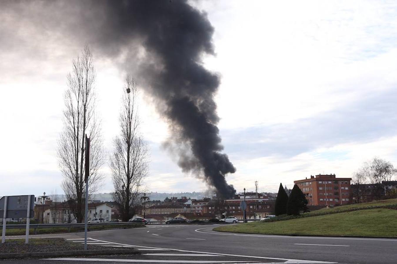 Incendio en un bazar chino de Oviedo