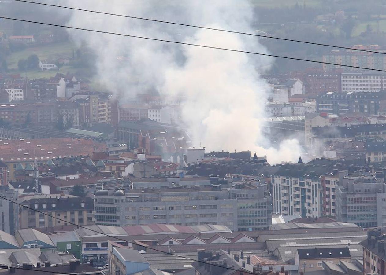 Incendio en un bazar chino de Oviedo