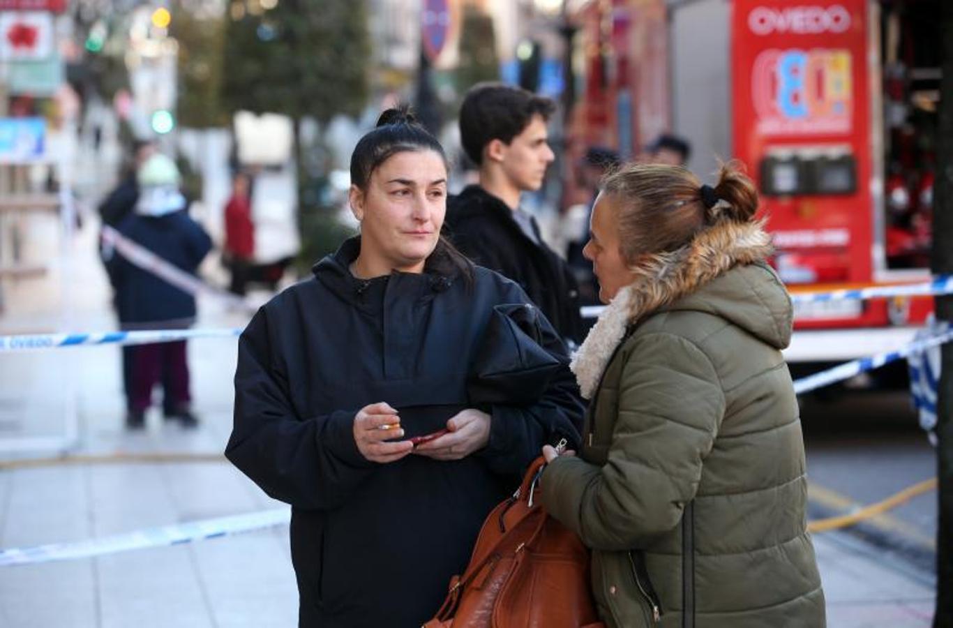 El día después del espectacular incendio que destruyó un bazar chino de Oviedo