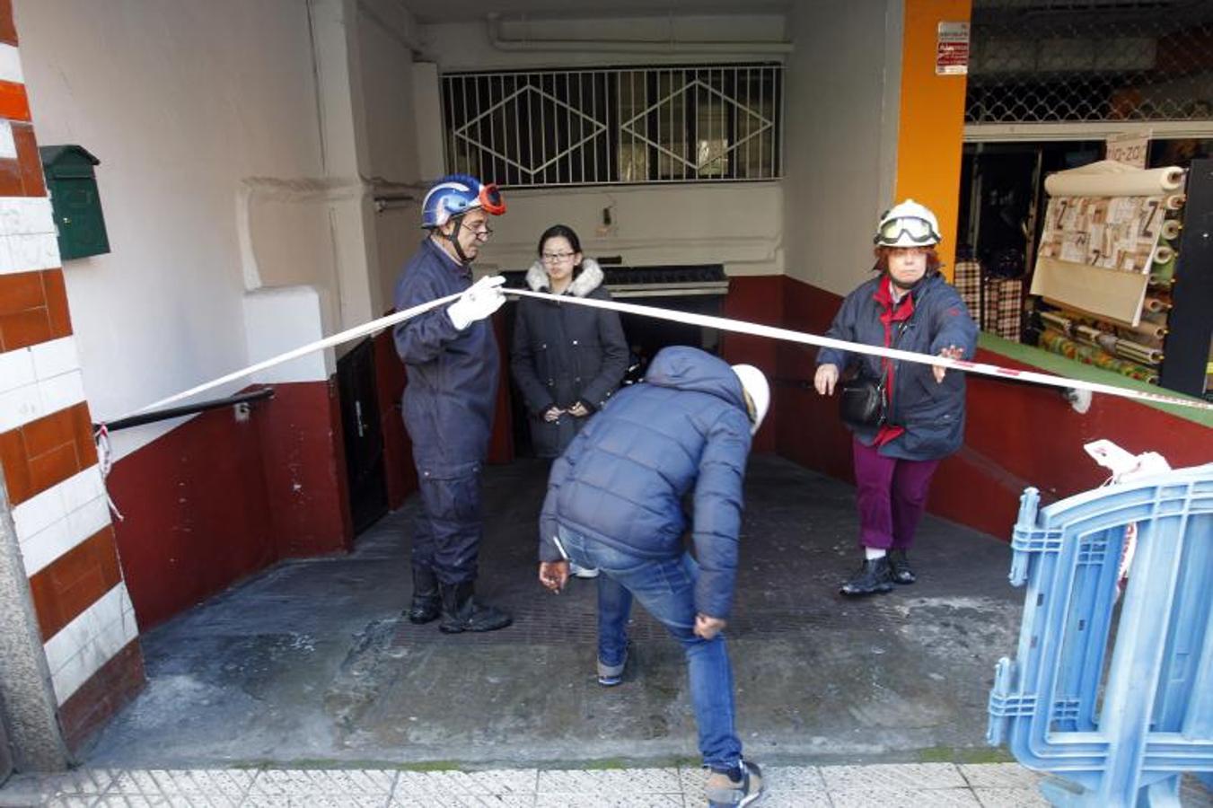 El día después del espectacular incendio que destruyó un bazar chino de Oviedo