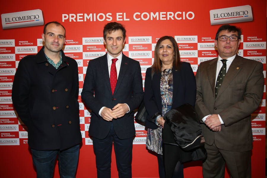 Los asistentes a los premios de EL COMERCIO (II)