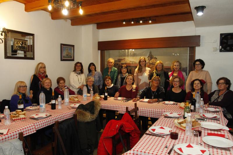 Colorida noche de comadres en Avilés