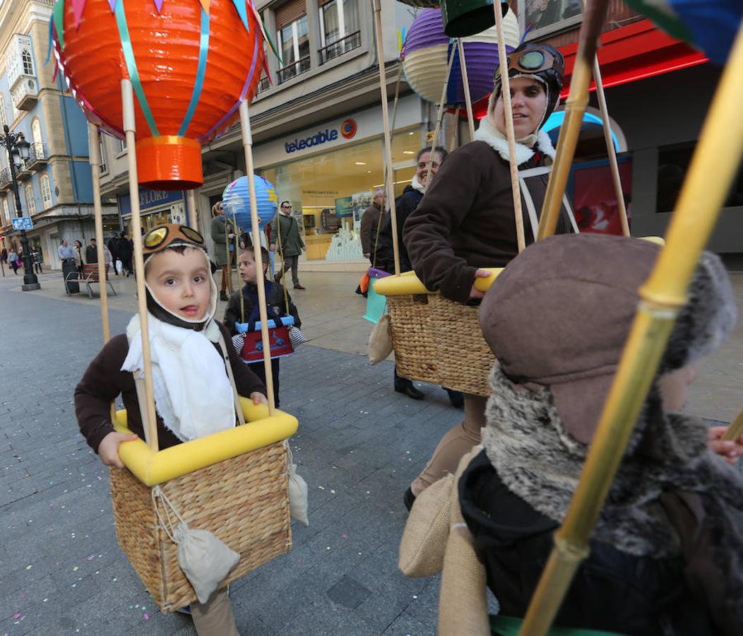 Los colegios desfilan en el Antroxu de Avilés