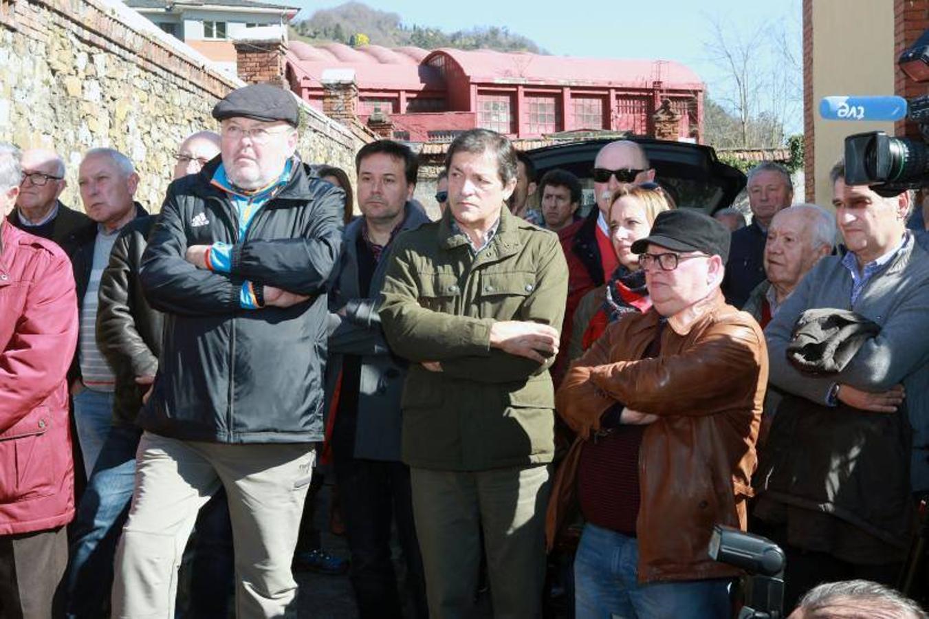 Homenaje a Manuel Llaneza