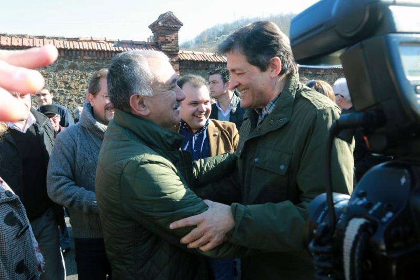 Homenaje a Manuel Llaneza