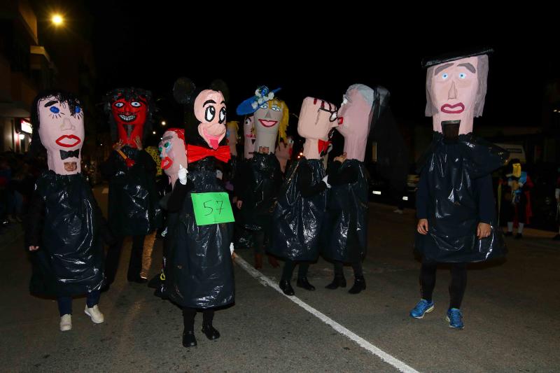 Ribadesella estalla con el Antroxu