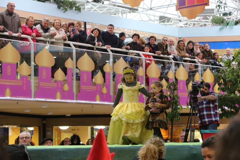 La originalidad del Antroxu desfila en El Corte Inglés y El Atrio