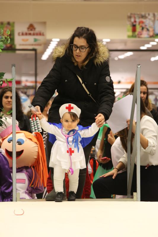 La originalidad del Antroxu desfila en El Corte Inglés y El Atrio