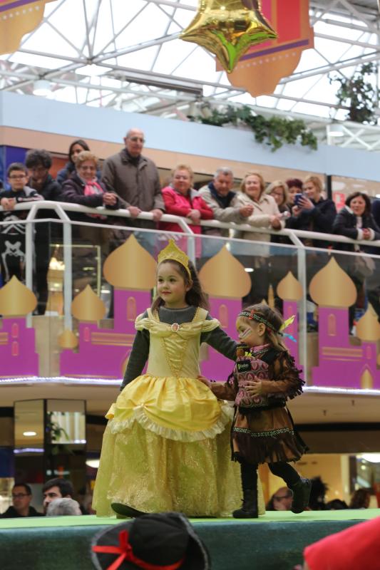 La originalidad del Antroxu desfila en El Corte Inglés y El Atrio