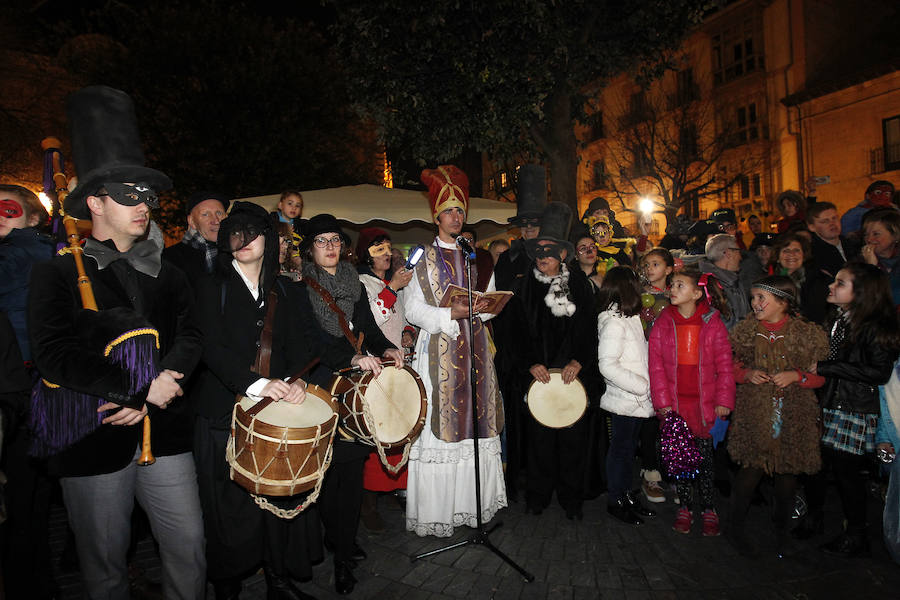 En Antroxu de Oviedo entierra a su sardina