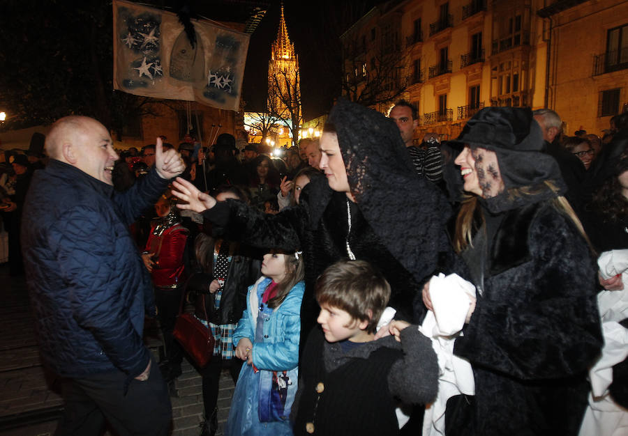 En Antroxu de Oviedo entierra a su sardina
