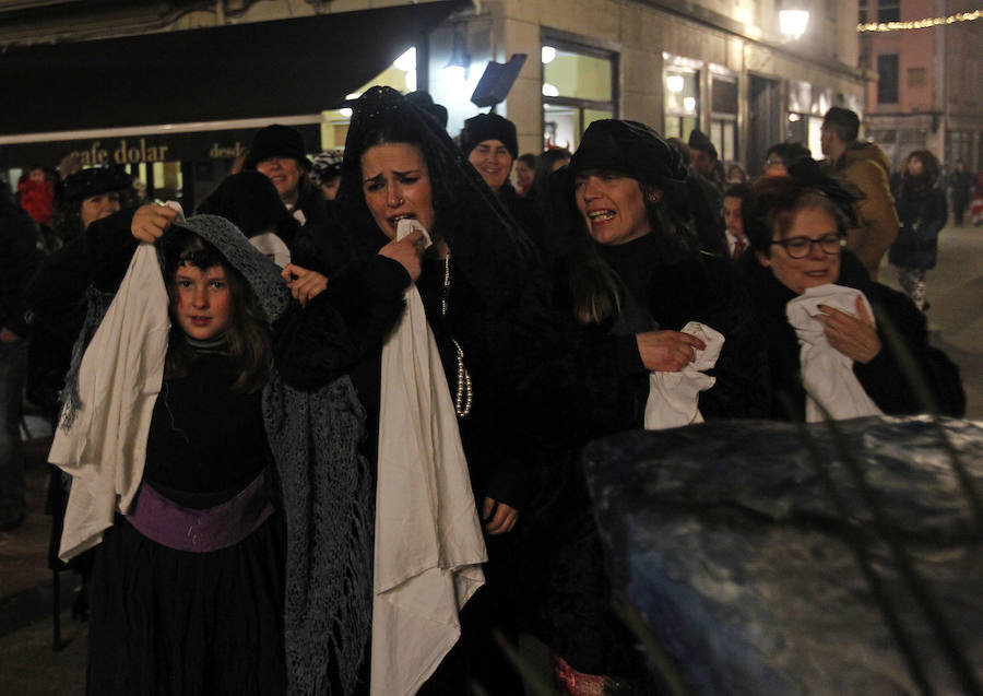 En Antroxu de Oviedo entierra a su sardina
