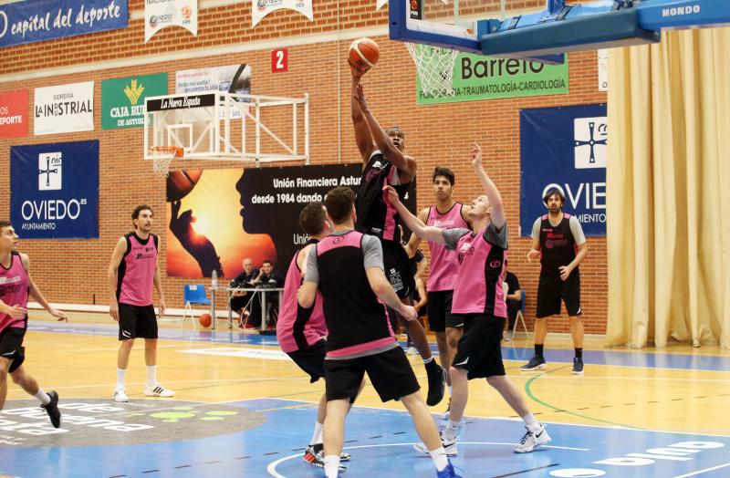Entrenamiento del Oviedo Baloncesto (16/03/17)