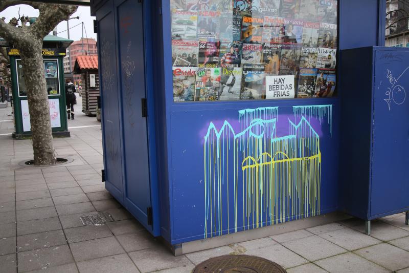 Gijón se llena de pintadas