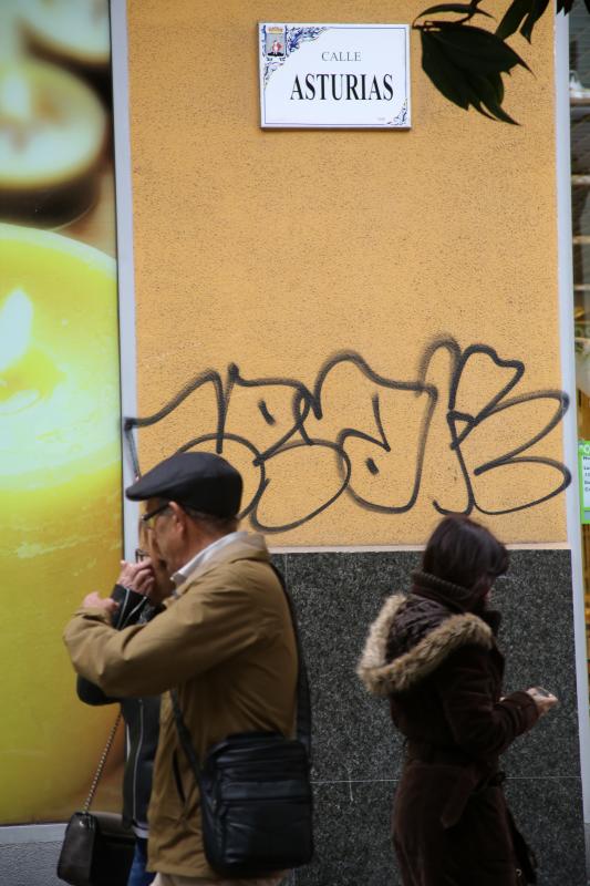 Gijón se llena de pintadas