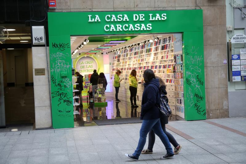 Gijón se llena de pintadas