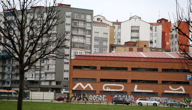 Gijón se llena de pintadas