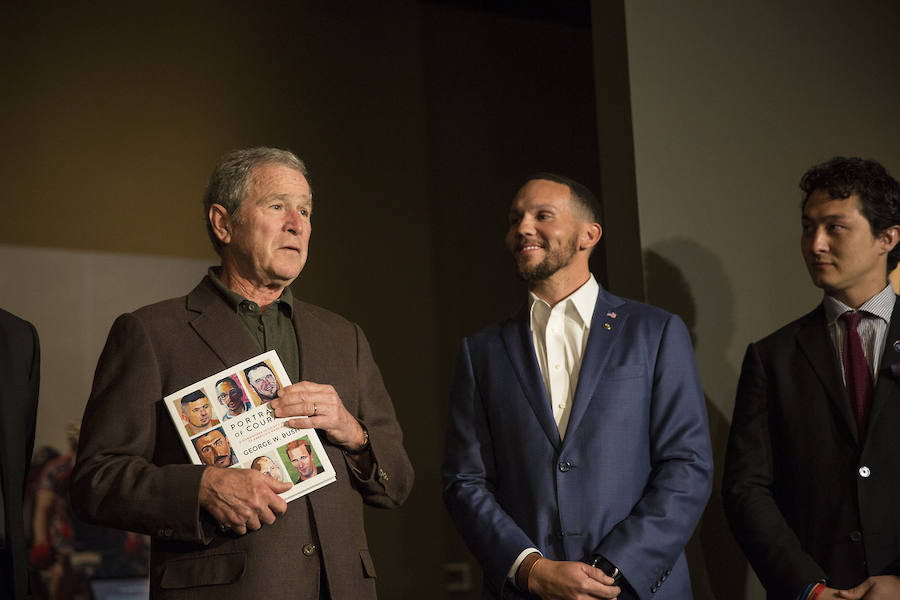 El expresidente George Bush ahora pinta retratos