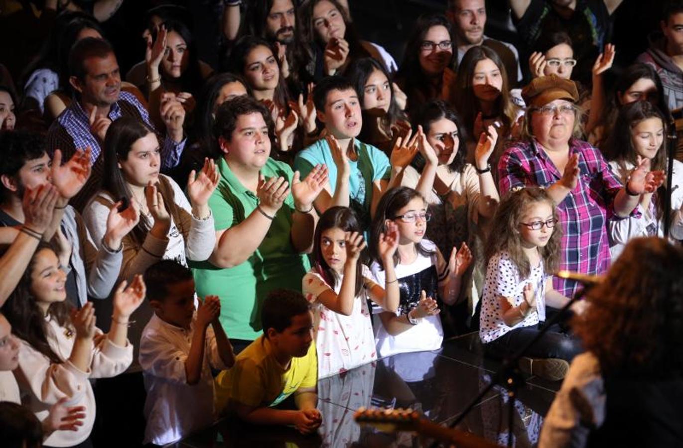Paula Rojo graba un videoclip en Oviedo y Llanera