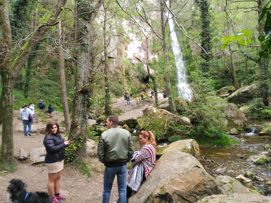 Viernes Santo de lleno turístico en Asturias pese a las nubes