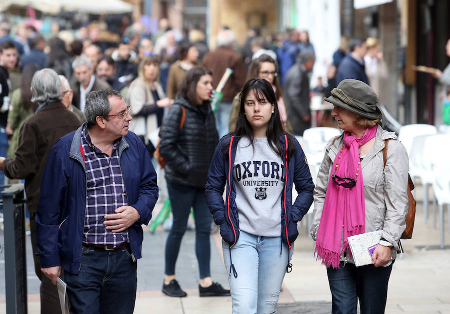 Viernes Santo de lleno turístico en Asturias pese a las nubes