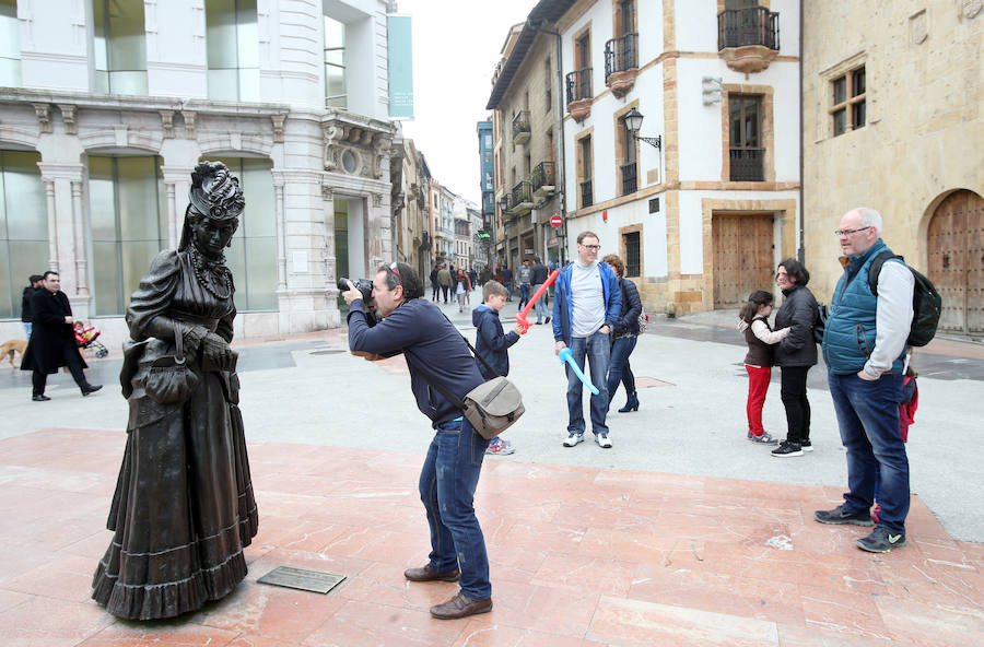 Viernes Santo de lleno turístico en Asturias pese a las nubes