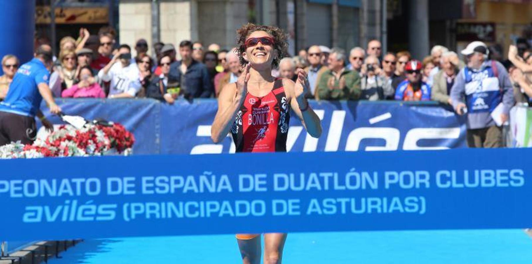 Espectáculo deportivo en el duatlon de Avilés