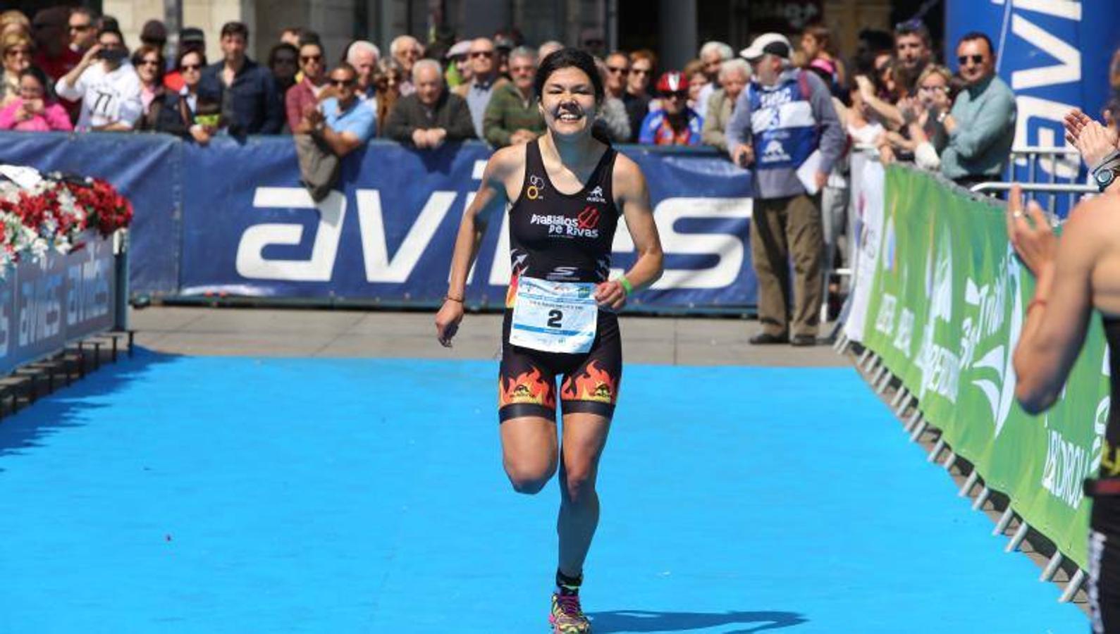 Espectáculo deportivo en el duatlon de Avilés