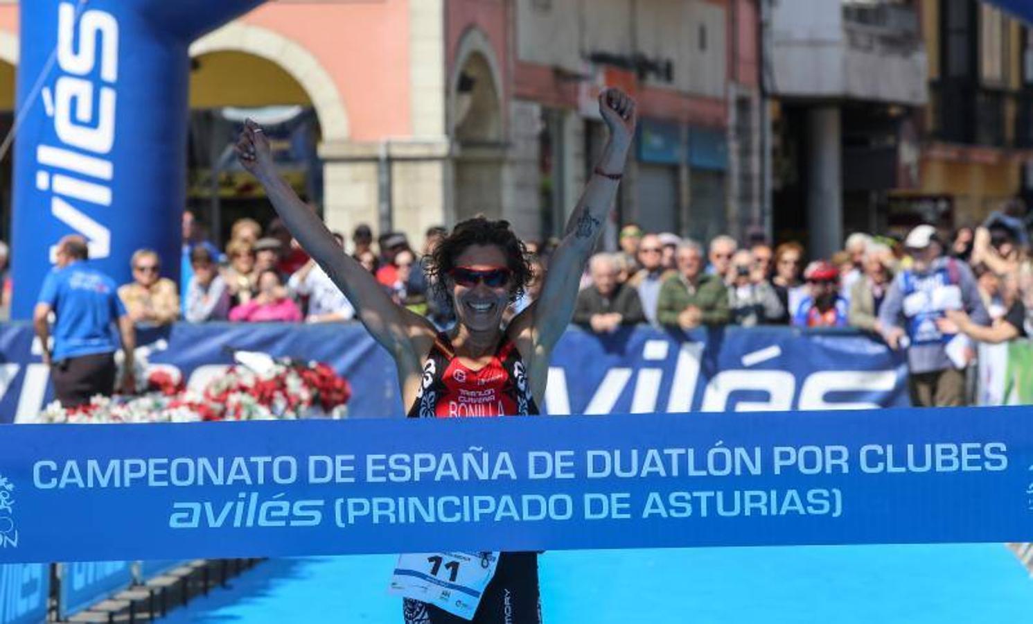 Espectáculo deportivo en el duatlon de Avilés