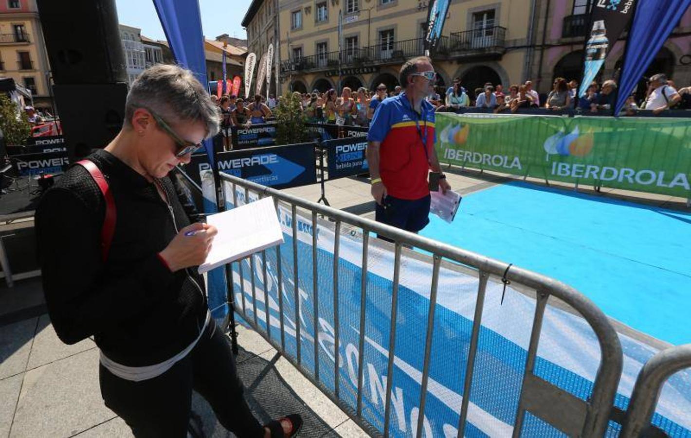 Espectáculo deportivo en el duatlon de Avilés