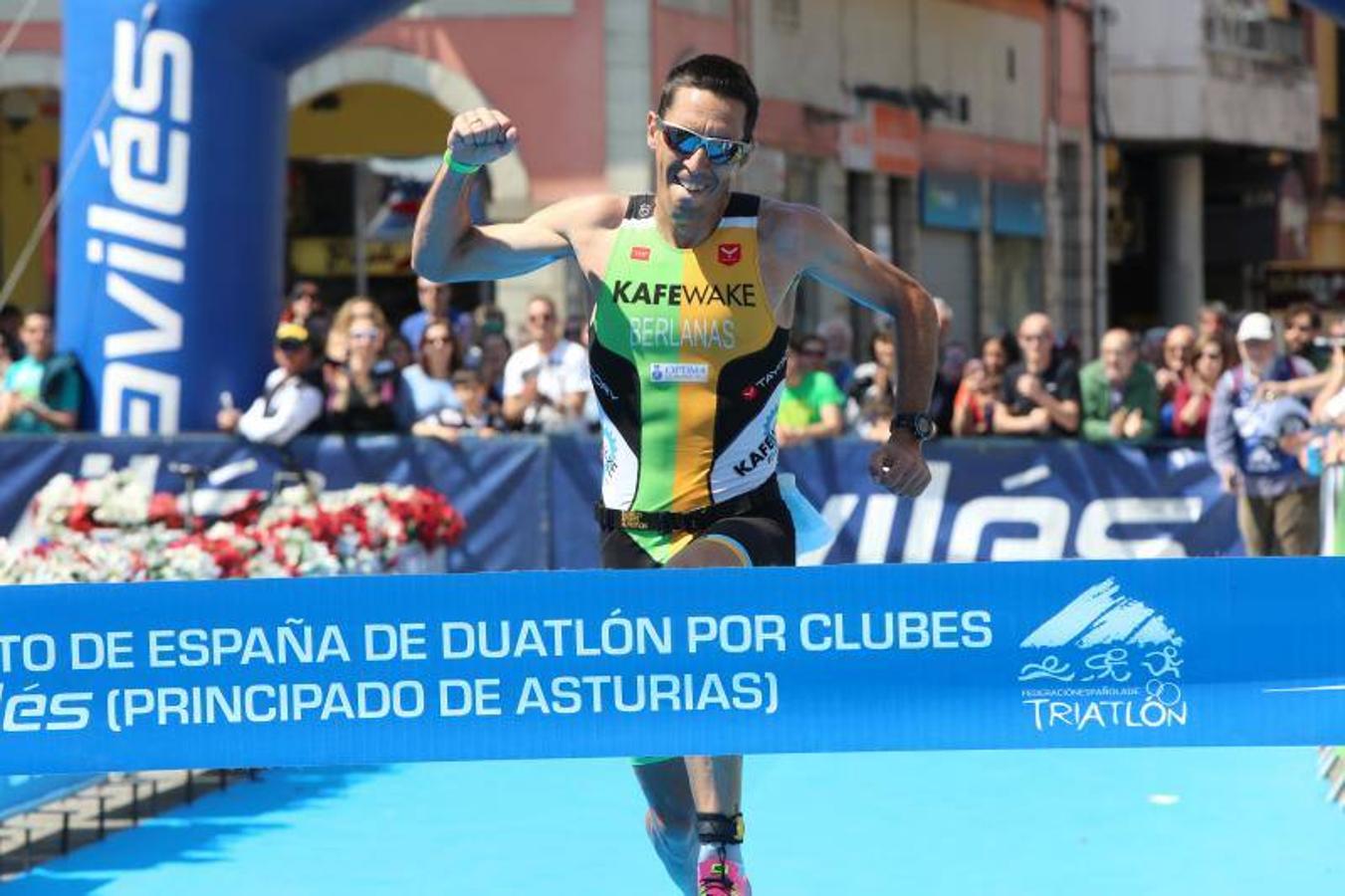 Espectáculo deportivo en el duatlon de Avilés