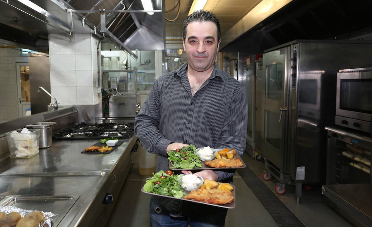 IV Campeonato Regional de Cachopos y Cachopinos de Asturias. El restaurante La Mar y Morena, en la categoría de cachopos, y Vinoteo, en cachopinos, se proclaman vencedores en el concurso regional de ELCOMERCIO
