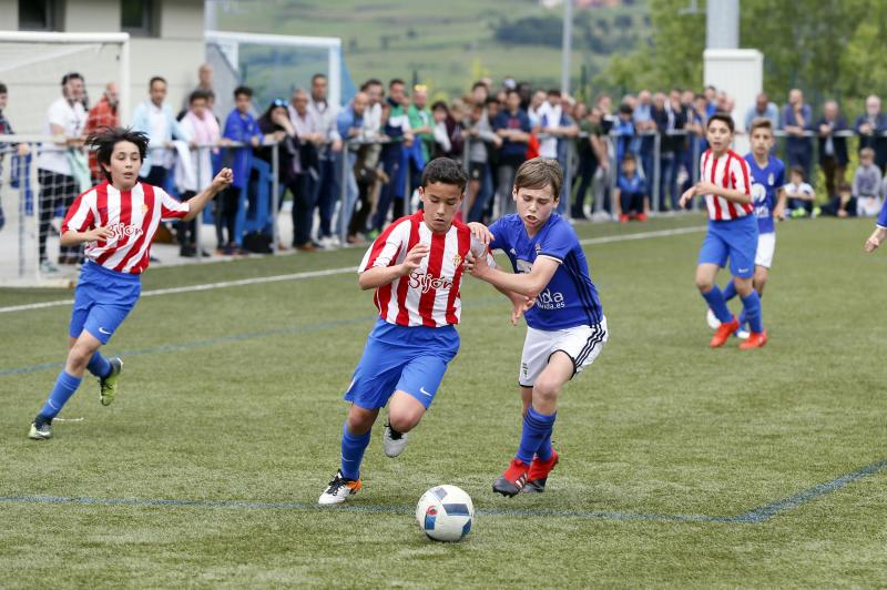 El derbi de alevines, en imágenes